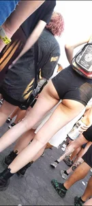 Goth cheeks at music festival    [MEGAPOST]