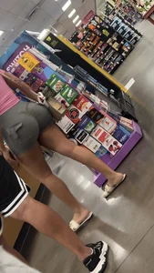 Latina in tiktok legging shorts