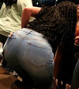 Ebony college girl with perfect bubble ass in jeans