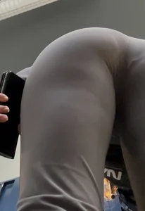 College Vpl Latina In Dark Grey Leggings Going Up The Stairs