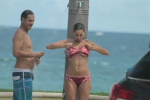 Deerfield Beach girls in bikinis
