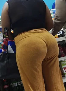 Sweet ass vpl in some soft pants