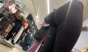 PAWG SQUATS in BLACK YOGAS