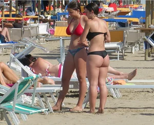 Hot Busty Candid Girls on at the Beach Creepshots