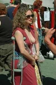 Candid boobs, nip slip and downblouse pics