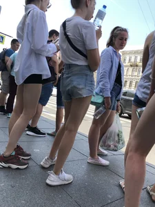 Group of Candid Girls in Mini Shorts With Amazing Legs Crossing a Street Creepshots Gallery