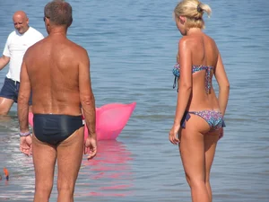 Candid beach and bikini babes