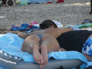 Candid beach and bikini babes
