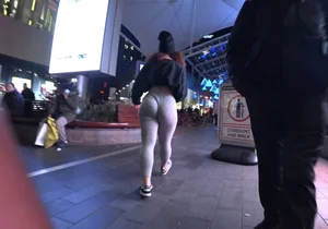 Perfect Redhead PAWG in grey leggings (NOT OC)
