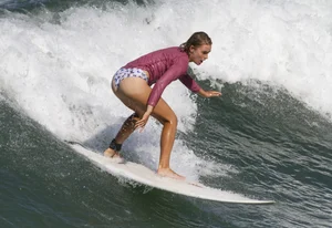 Candid surfer with a hot petite ass
