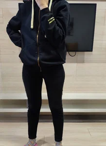 Candid chick wearing tight black jeans home closeups