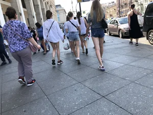 Group of Candid Girls in Mini Shorts With Amazing Legs Crossing a Street Creepshots Gallery