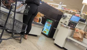 Phat ass at self checkout  / Not OC