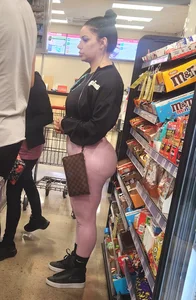 Dumpy 1 ( Pink leggings pretty face phat ass BBL)