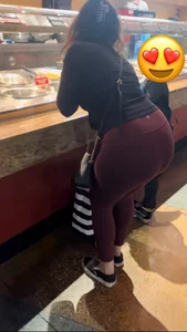 Total Bombshell Latina Milf with a heavy Lululemon Dumptruck (OC)