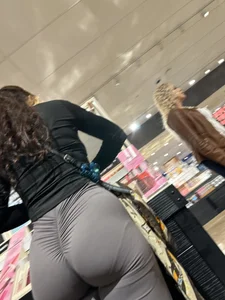 Hope you enjoy this Latina ass