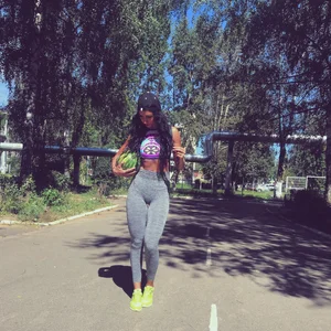 Candid Girl with Crazy Hot Legs in Yoga Pants Jogging