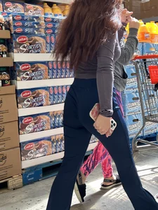 Short tight Latina cutie in flared legging