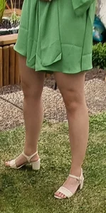 Can we see some candid feet in here?