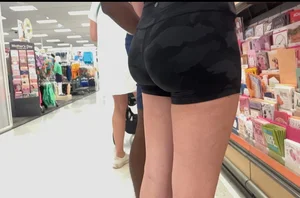 Beautiful Blonde PAWG in Lulu Leggings