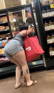 Mom is a pawg