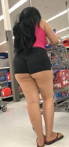[OC] Latina ASS COMPLETELY OUT at Walmart