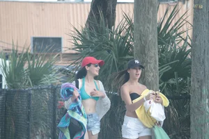 Even more hot and sexy bikini babes in Florida