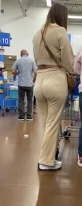 Latina milf with nice ass eating up sweats