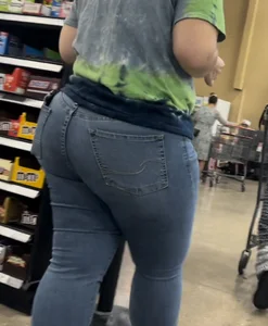 Thick PAWG had Some Booty Meat