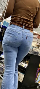 Blonde chic in jeans‼️