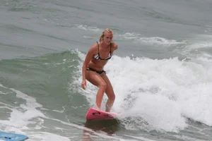 Candid surfing girls