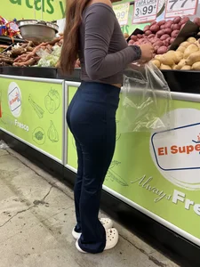 Short tight Latina cutie in flared legging
