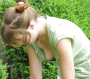 Candid boobs, nip slip and downblouse pics