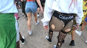 Very jiggly raver girl