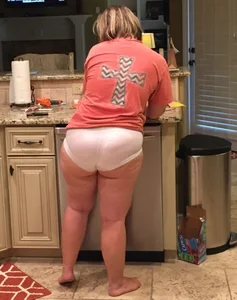 Chubby Barefoot Milf in Panties Home Kitchen Creepshot