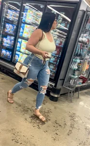 Thick booty slim waist Latina! So sexy