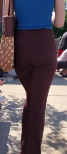 Tight booty with major vpl in leggings