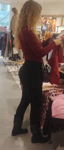 Fat ass blonde milf in black leggings