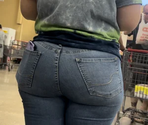 Thick PAWG had Some Booty Meat
