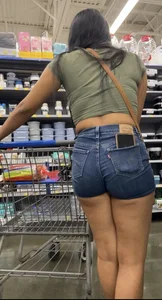 A post full of Latinas