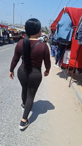 (OC) big butt thick short girl in black leggings VPL
