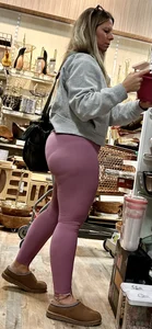 Blonde lady in pink leggings VPL‼️