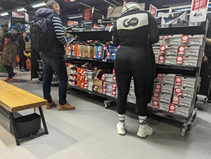 Huge juicy sexy nike legging ass worker part 1