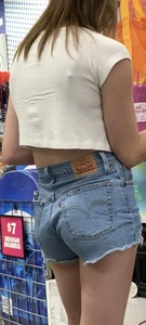 Jean shorts legs and booty 0710
