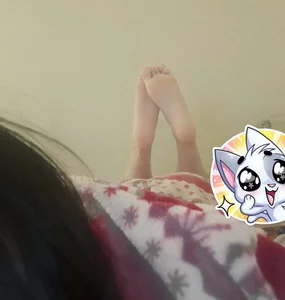 Teen girls and their feet