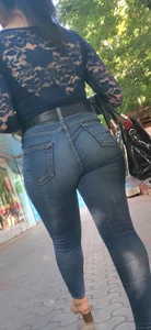 Armenian girl has gorgeous ass