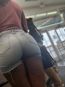 O.C! Ebony in her 20’s Peach Shaped Ass