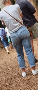 Nice milf ass in jeans