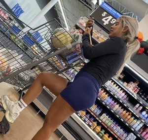 Crazy thick Latina bubble shorts (OC)