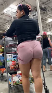CAKED UP LATINAS IN SHORTS+VID